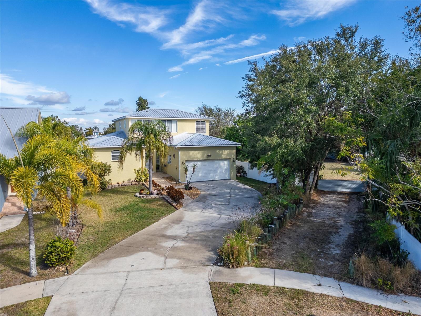 901 Shagos Drive, FL