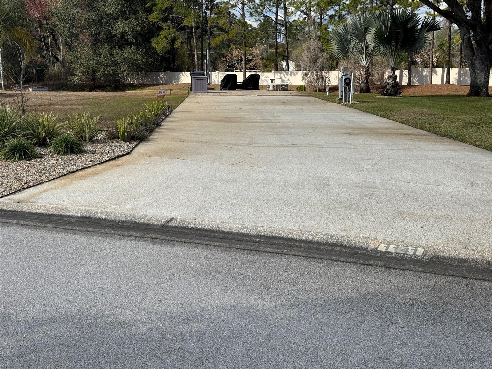 1141 Motorcoach Dr, FL
