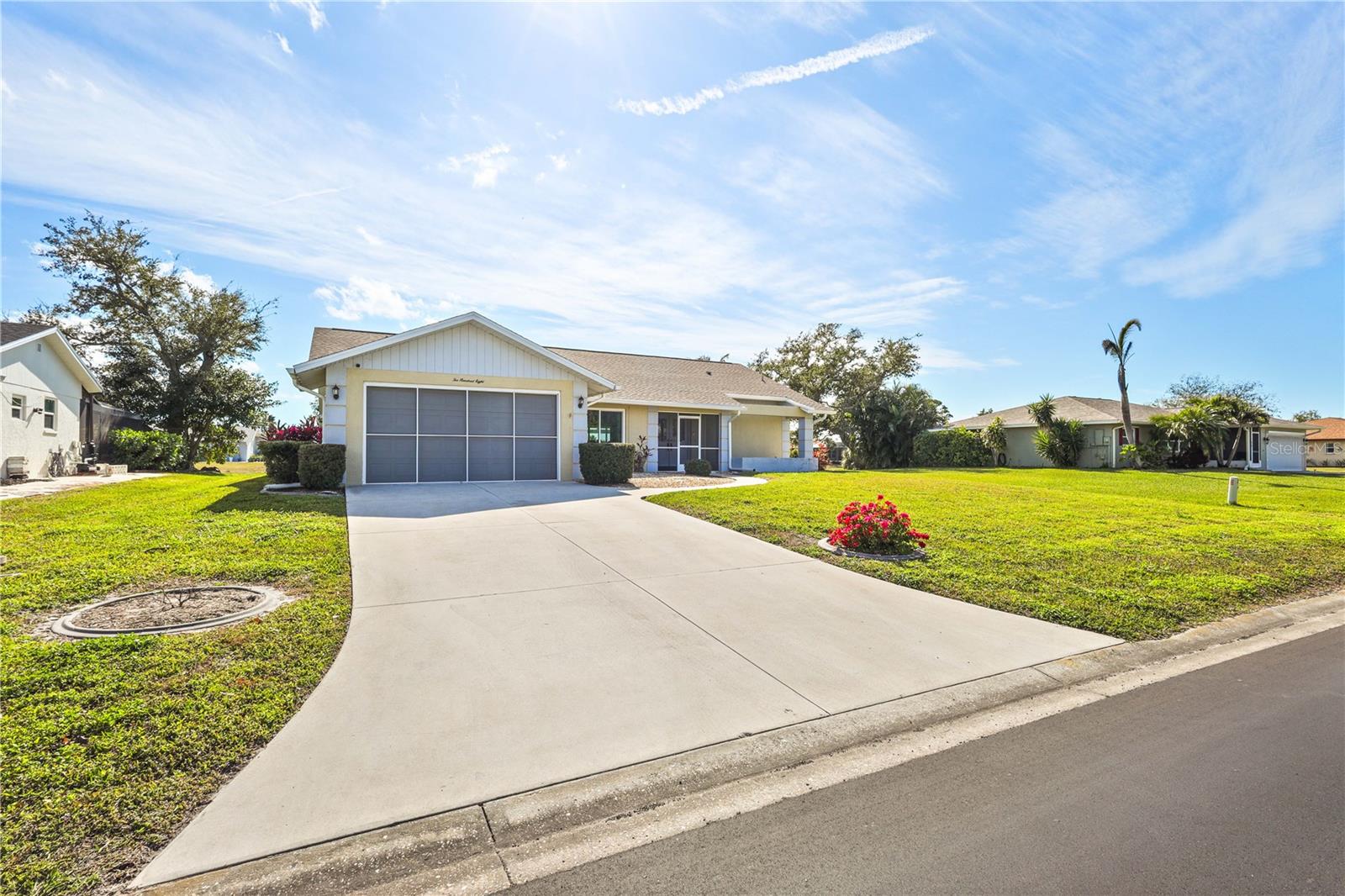 208 Annapolis Lane, FL