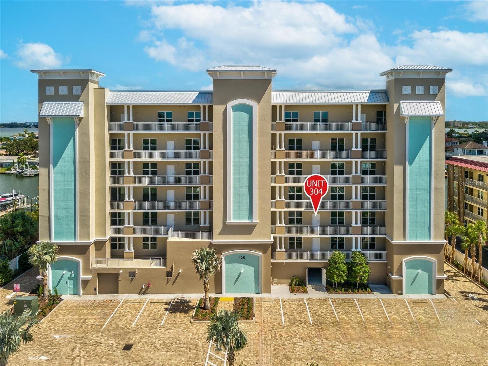 125 Island Way #304, FL
