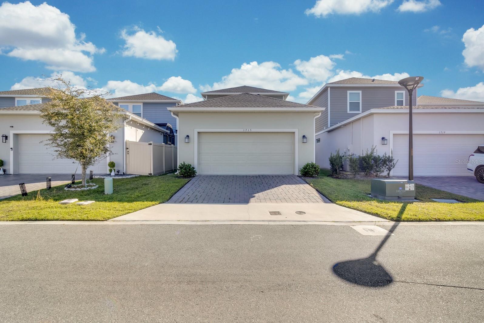 1715 Happiness Row, FL