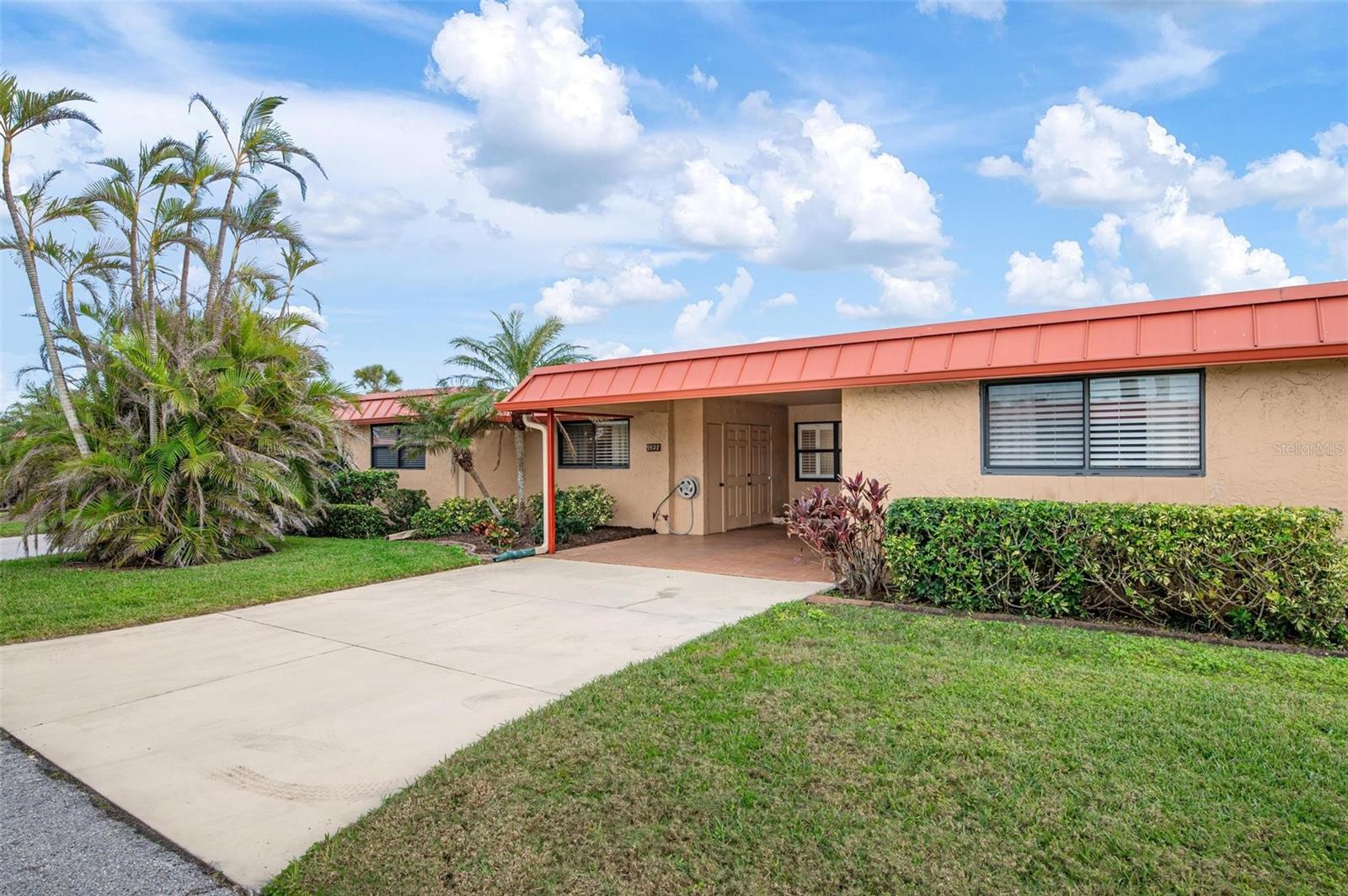 9527 Azure Cove, FL