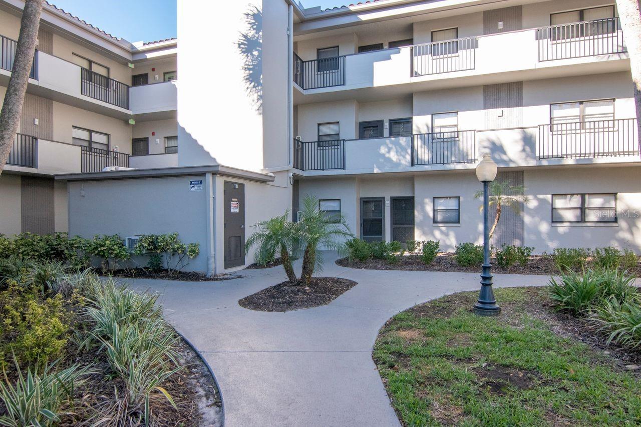 2650 Countryside Blvd #F303, FL