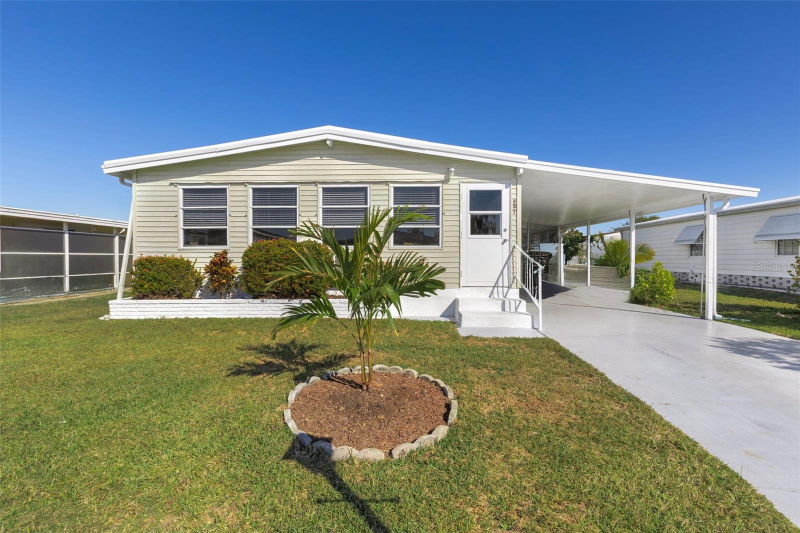 537 La Playa Circle, FL