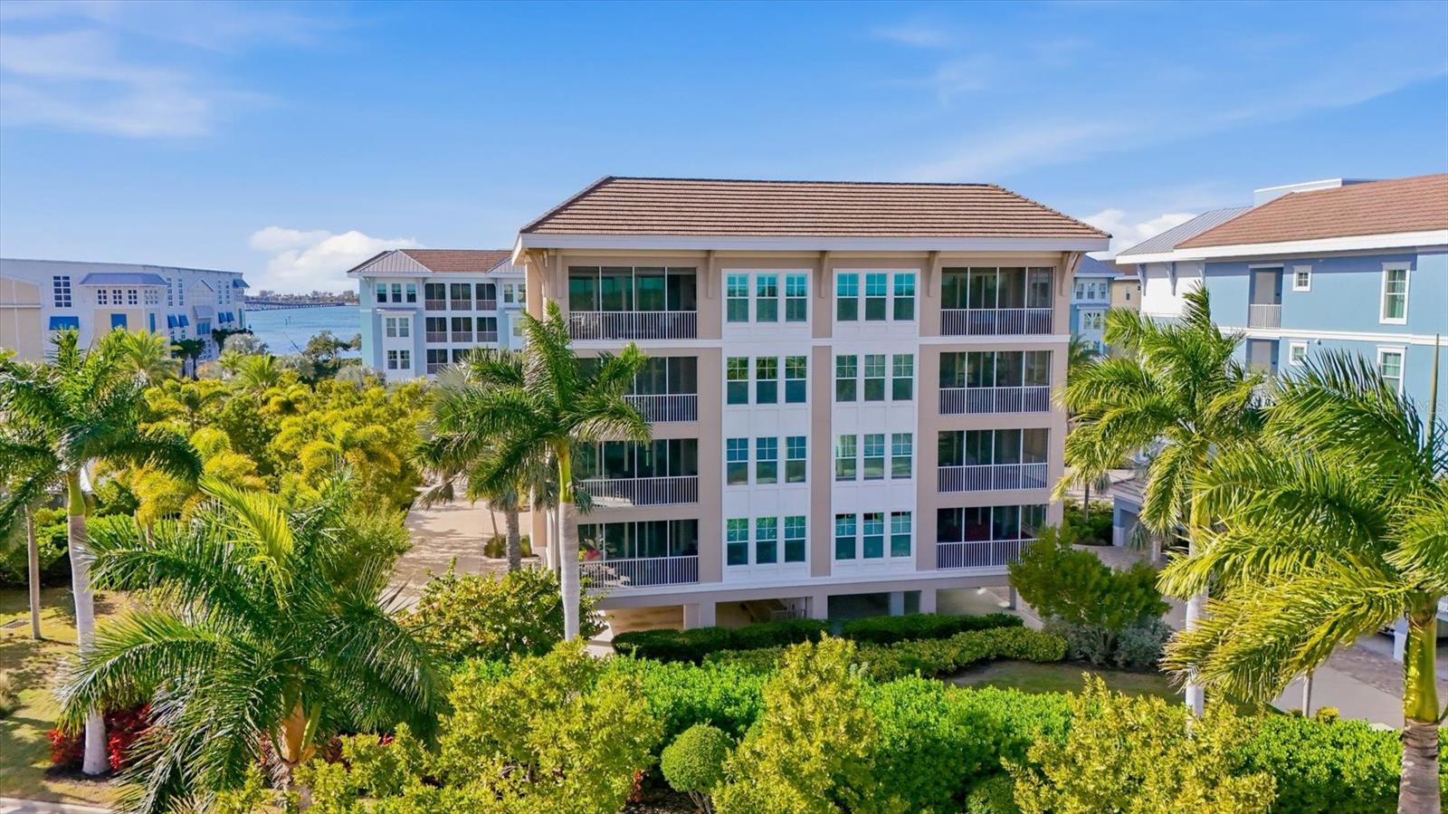395 Aruba Circle, FL