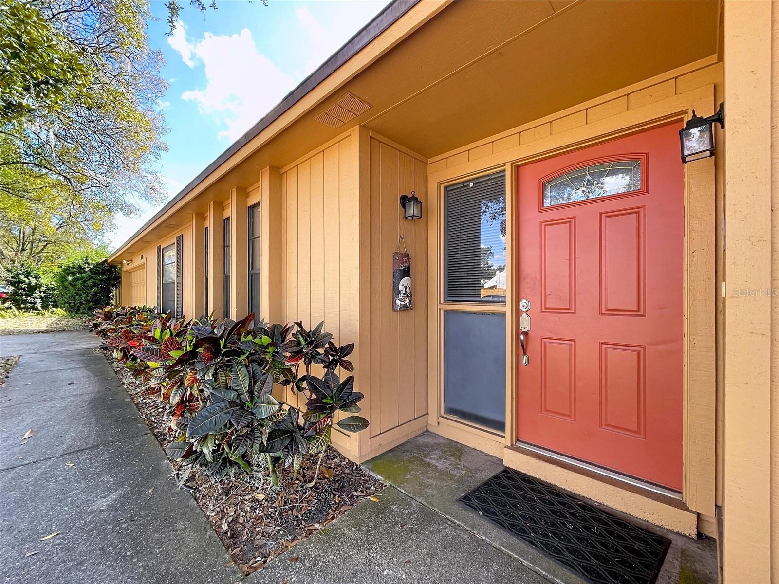 2205 Roslyn Lane, FL