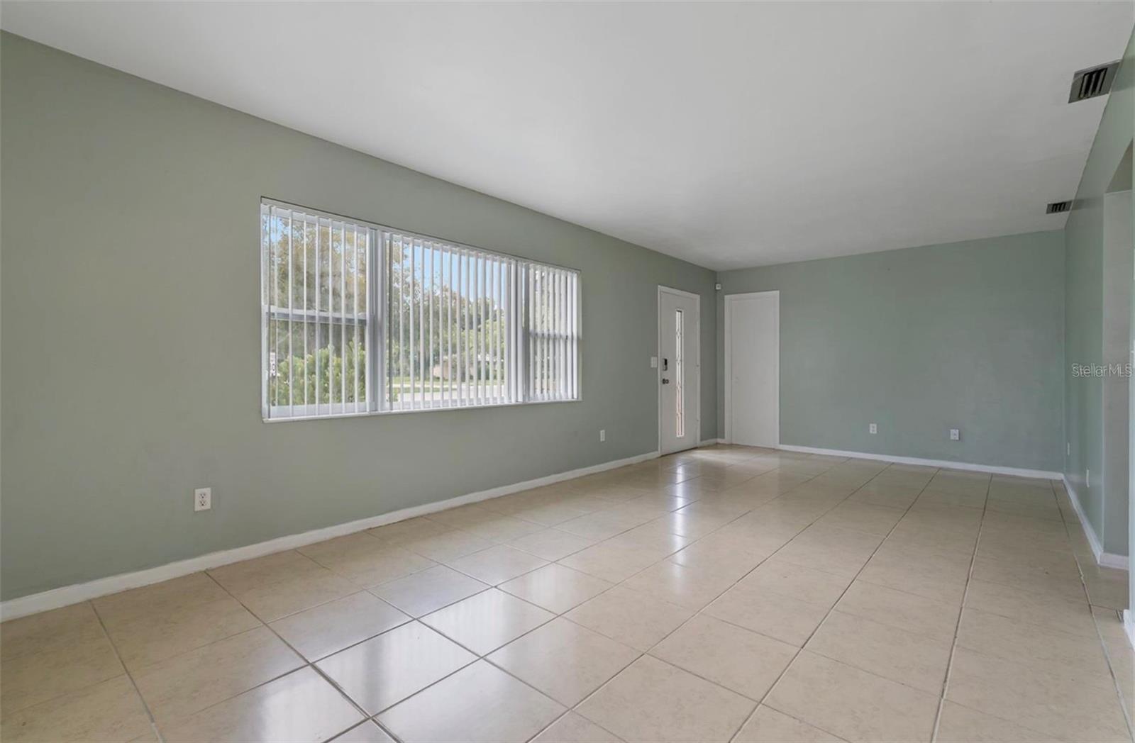 2285 Avenue C, FL