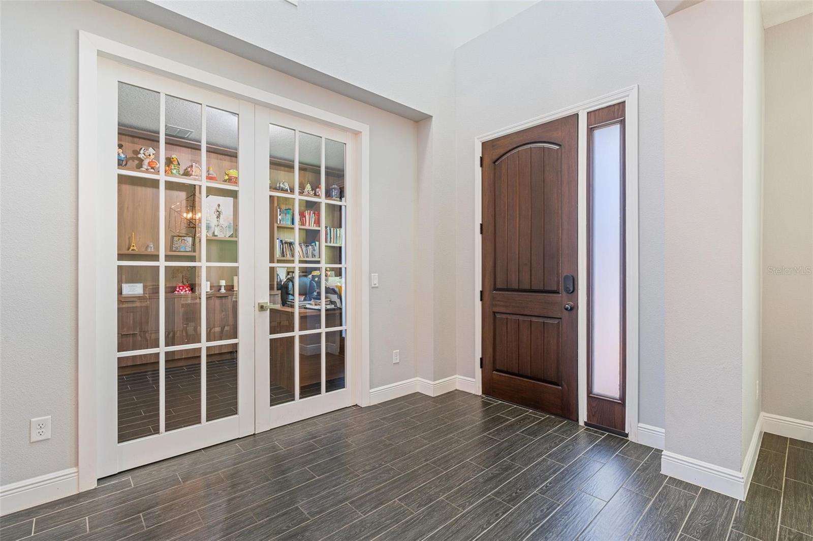 8324 Ludington Circle, FL