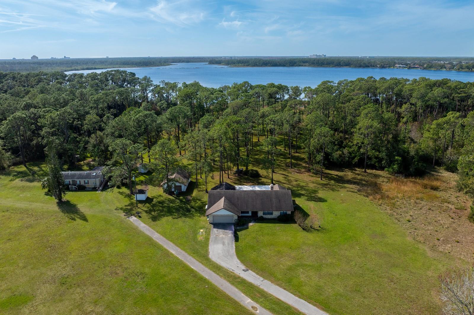 8822 Winter Garden Vineland Rd, FL
