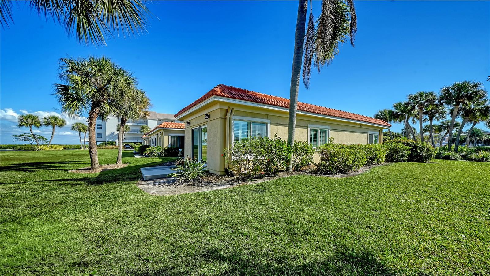 4750 Gulf Of Mexico Dr #Villa 8, FL