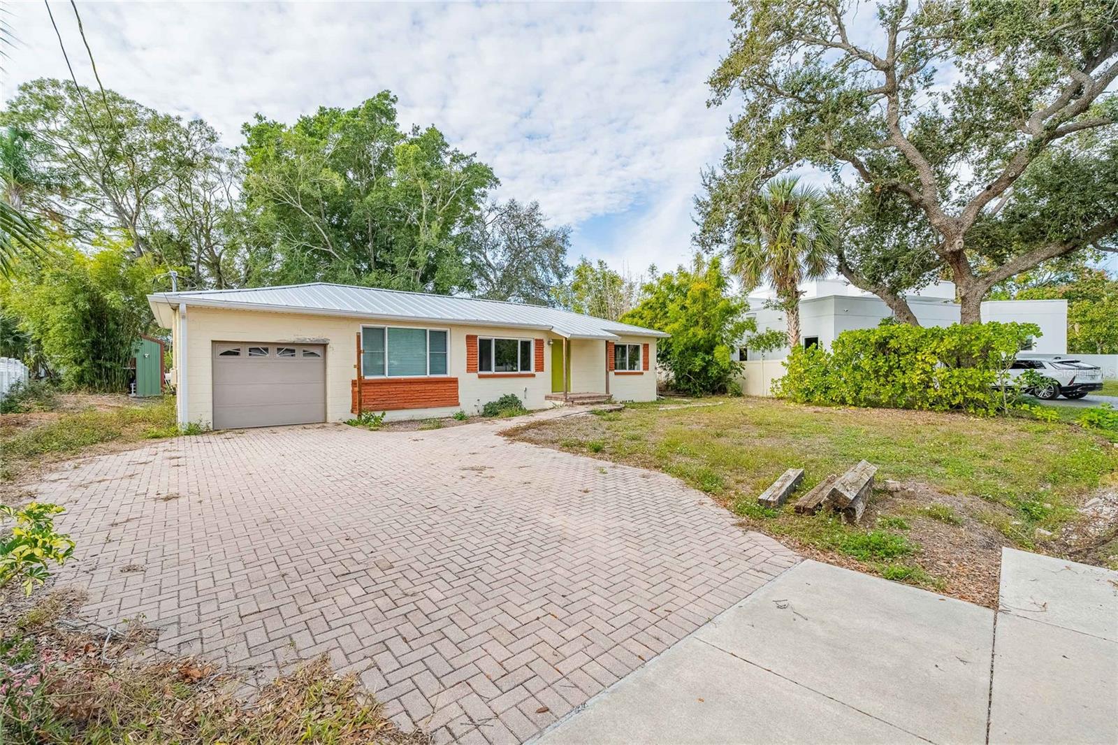 6213 Sanders Drive, FL