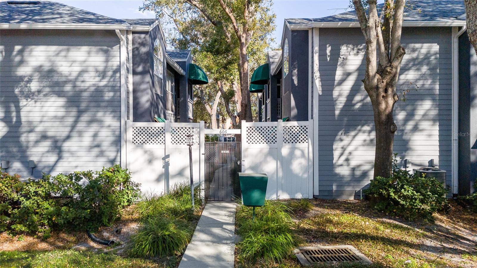 606 Albany Avenue, FL