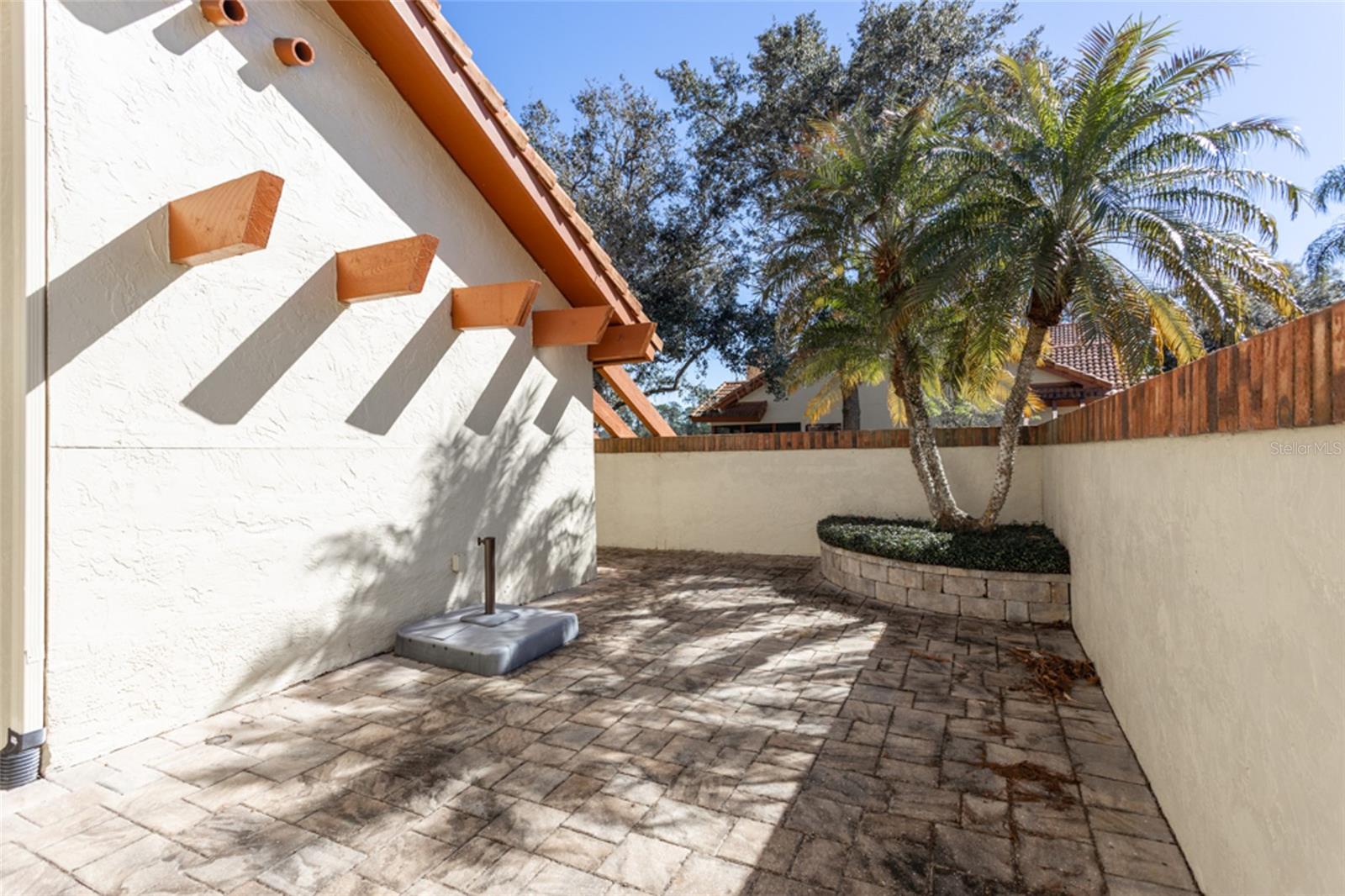 39 Village Circle, FL