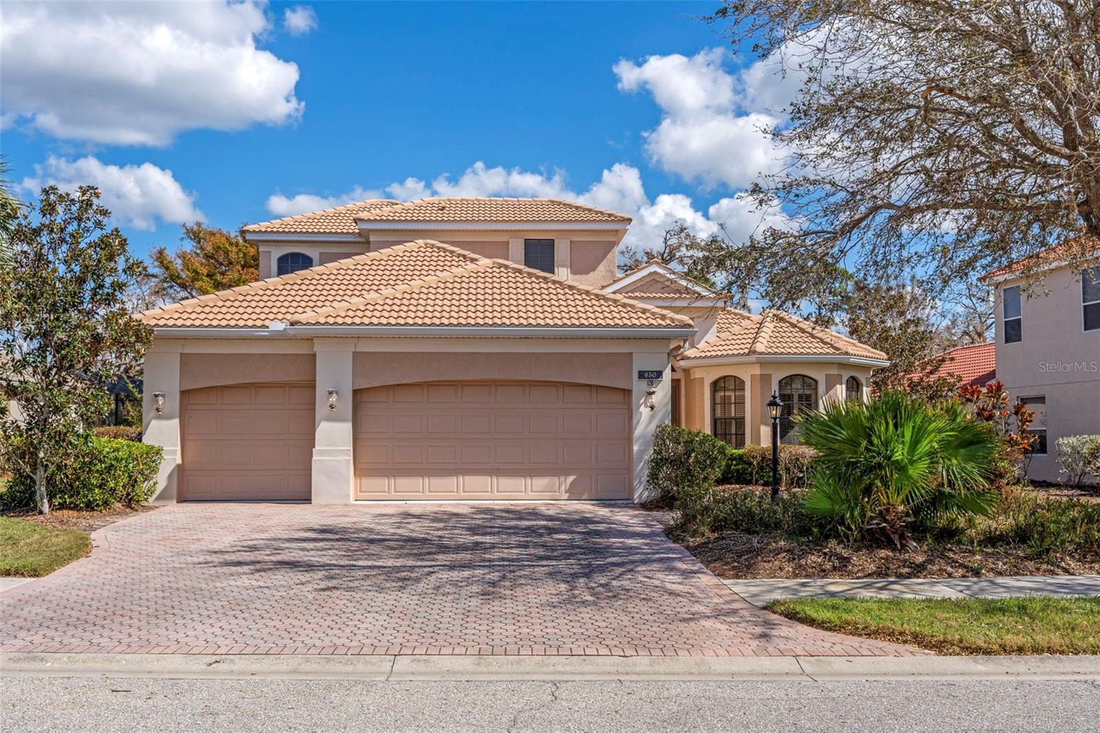 650 Crane Prairie Way, FL