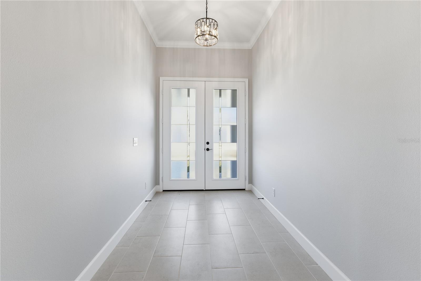 721 Redbud Court, FL