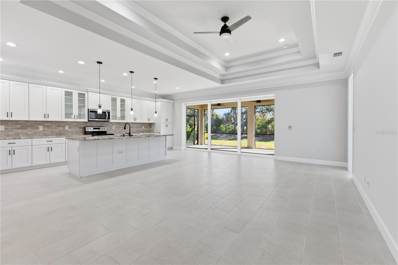 721 Redbud Court, FL