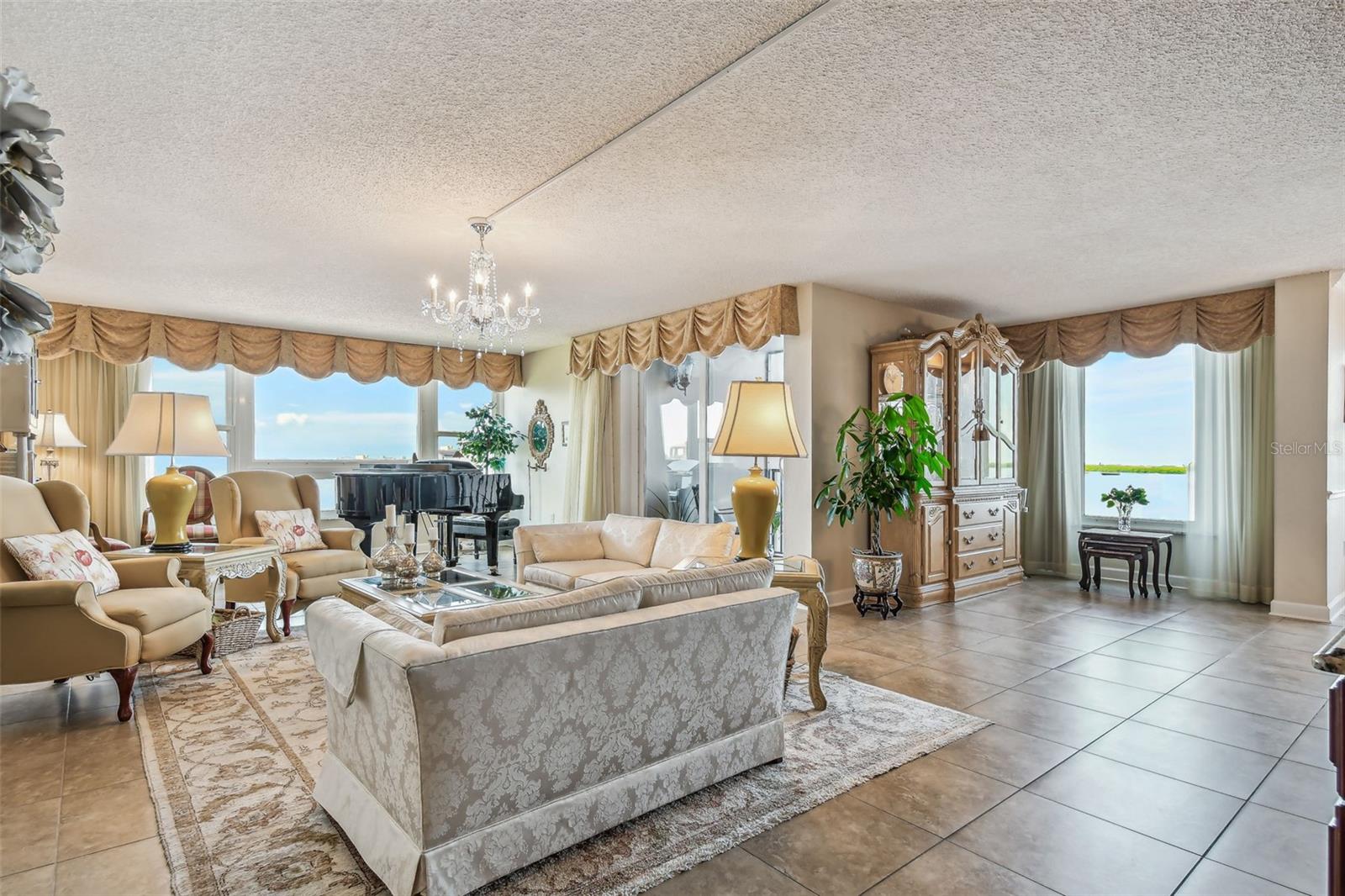 634 Edgewater Drive, FL