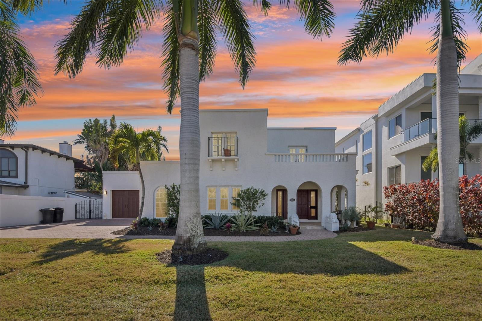 104 Palmera Blvd Ne, FL