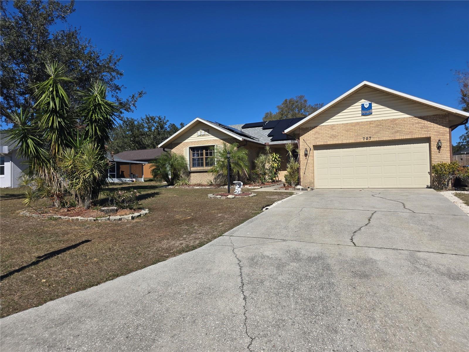 707 Cambridge Way, FL