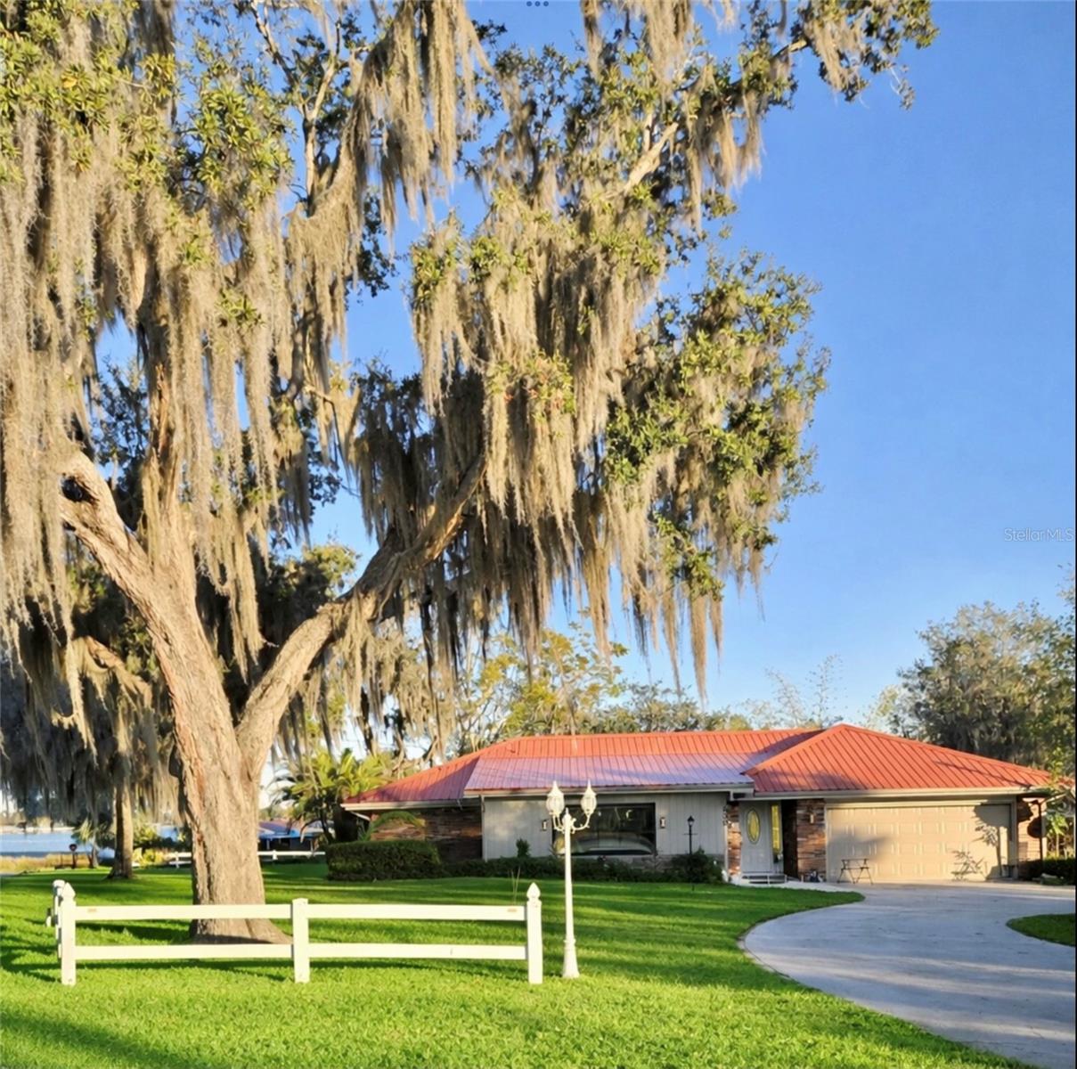 630 Lake Blue Dr, FL
