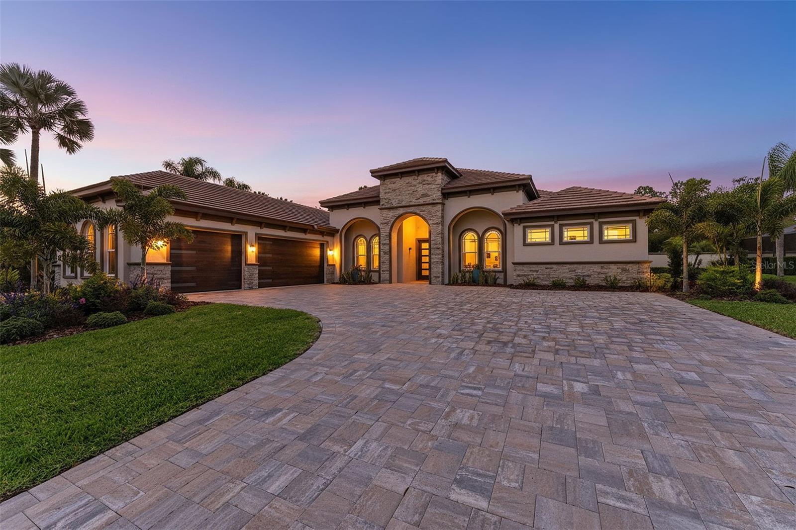 10700 Pontofino Circle, FL
