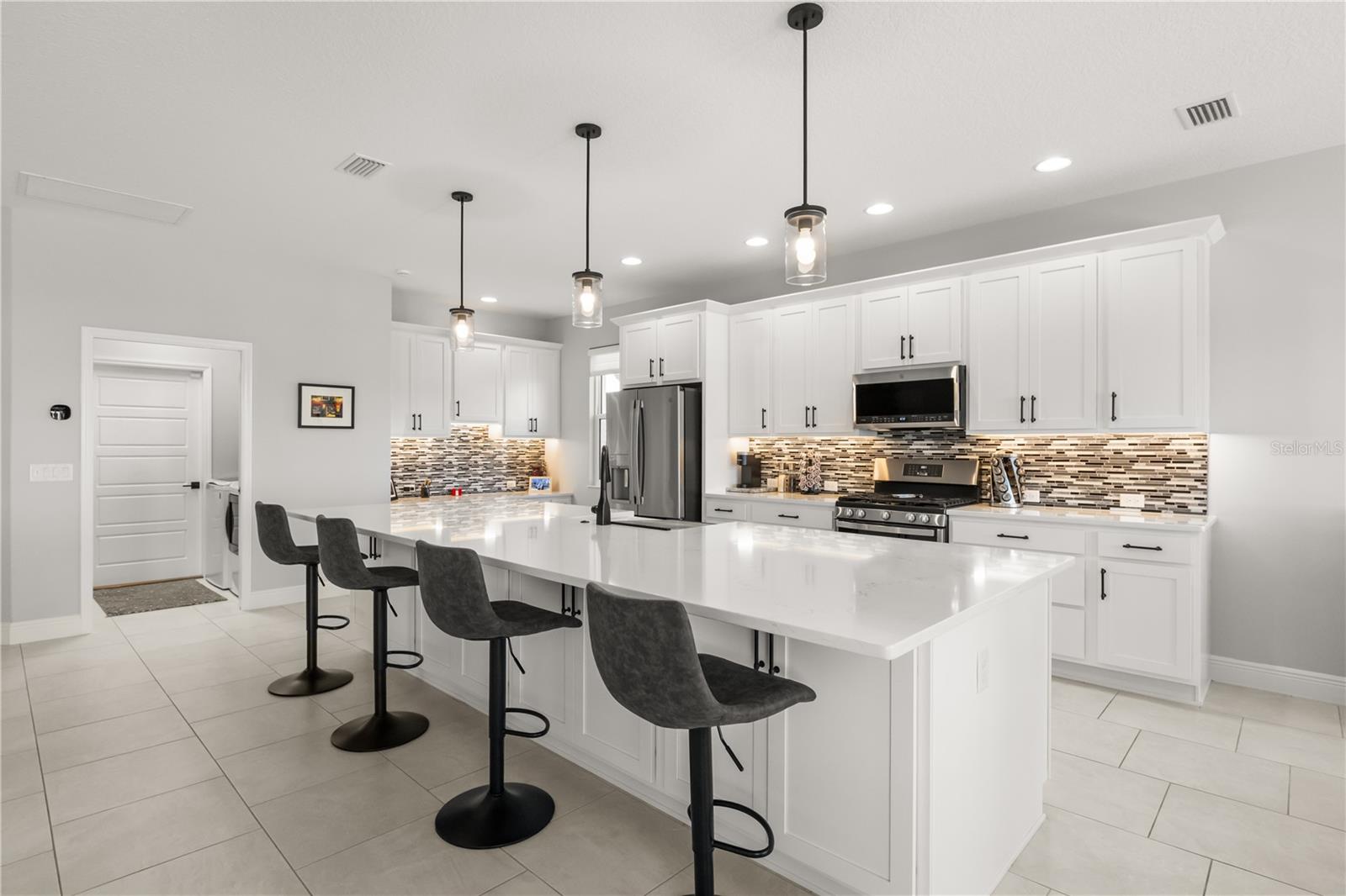 6605 Newell Loop, FL