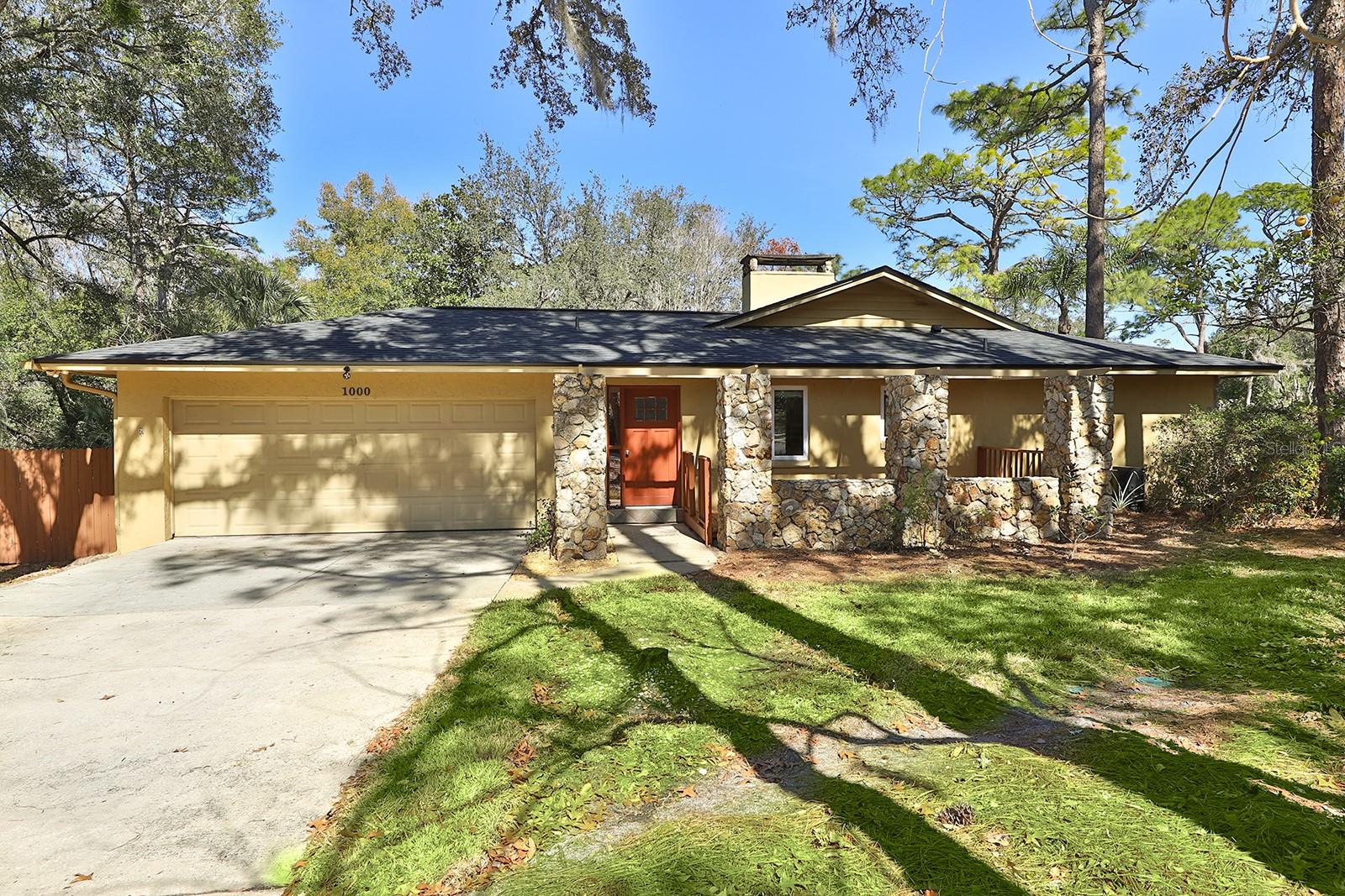 1000 Crooked Oak Court, FL