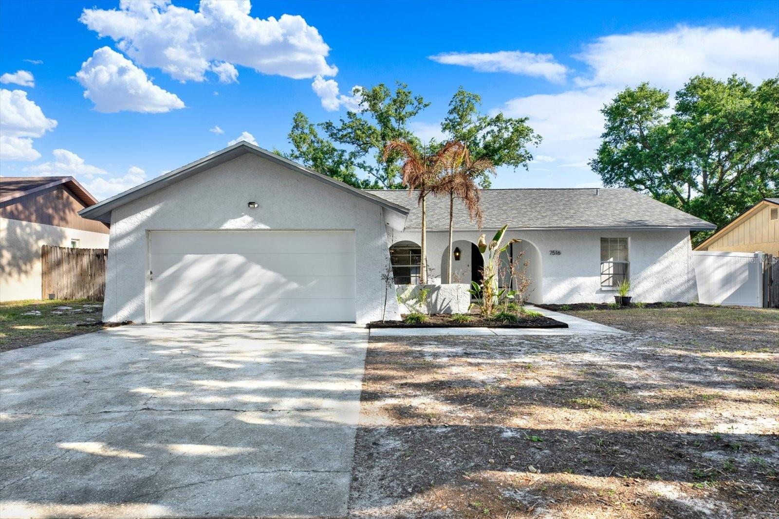 7516 Sanibel Circle, FL