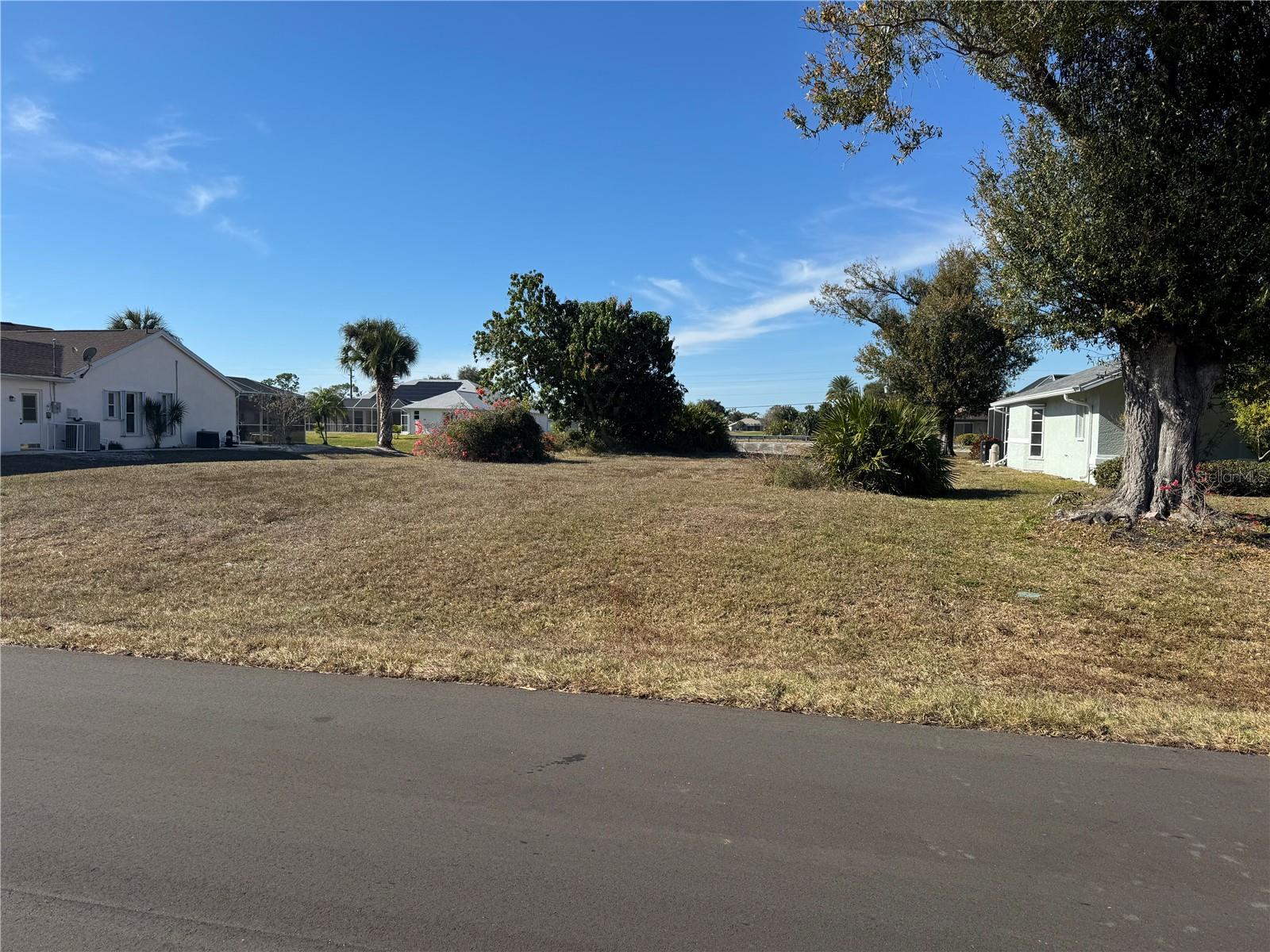 270 Broadmoor Ln, FL