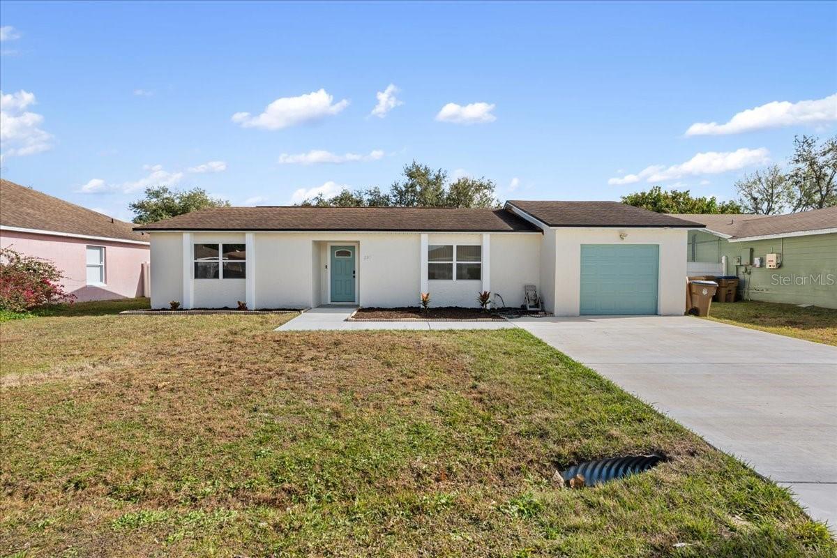 221 Cranbrook Dr, FL