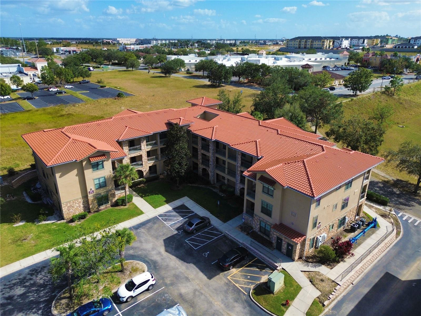 909 Charo Pkwy #1016, FL