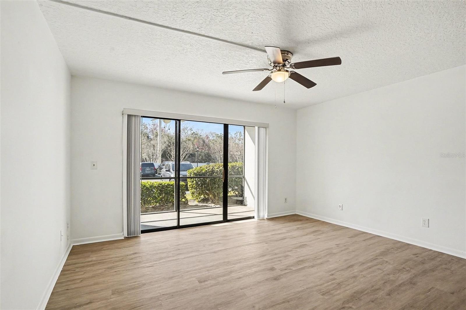 1013 Pine Ridge Circle, FL