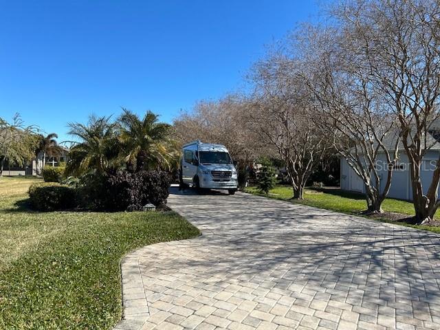 427 Travelers Dr, FL
