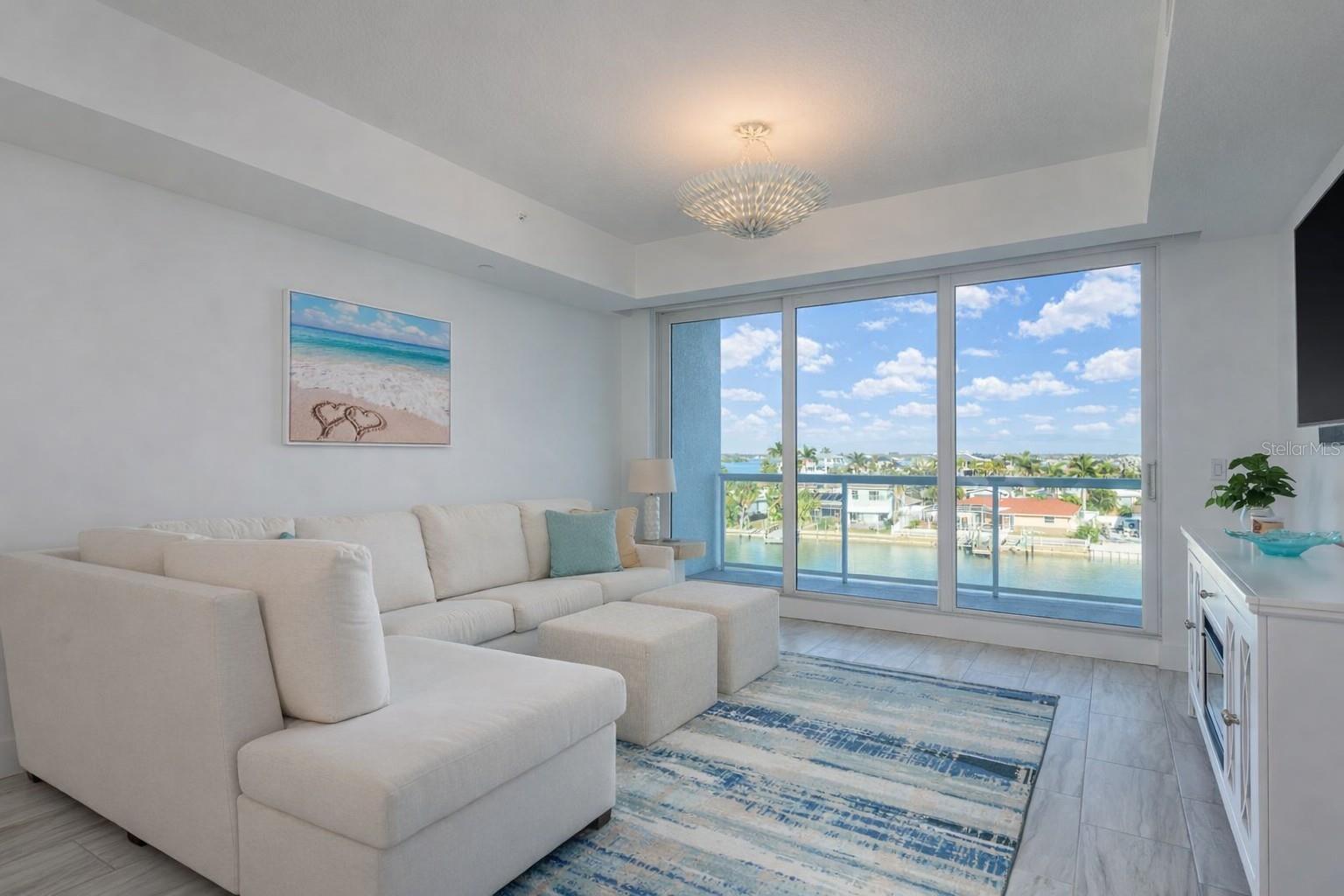 415 Island Way, FL