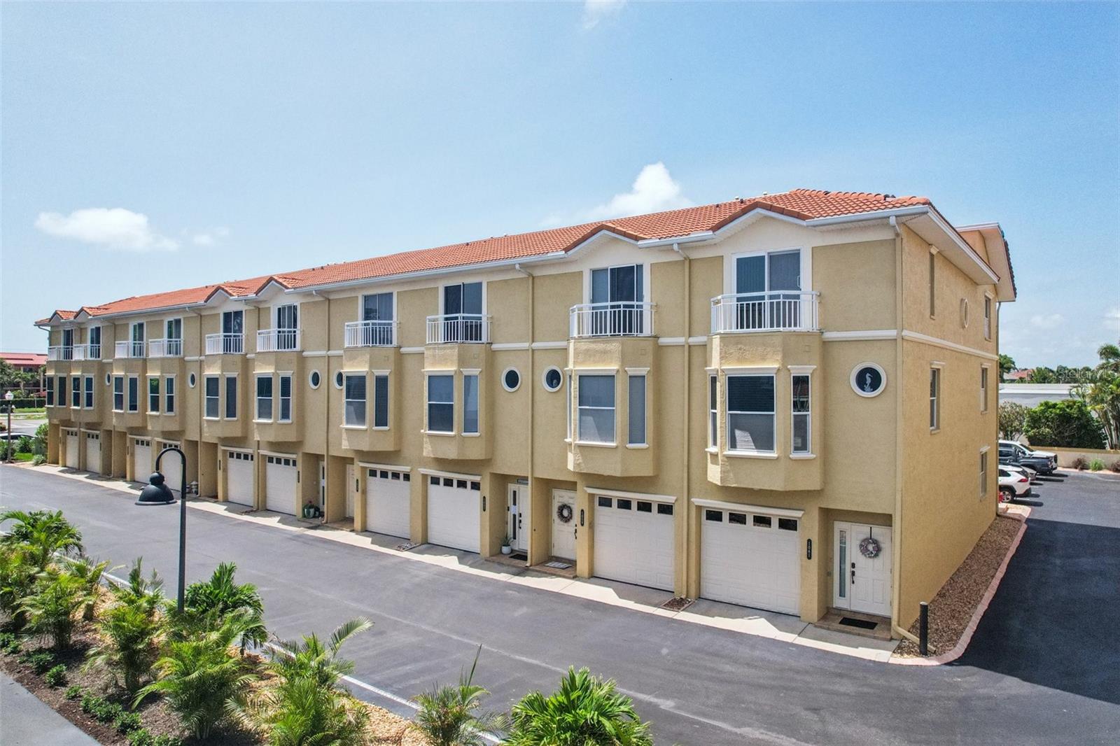 1061 Pinellas Bayway S, FL
