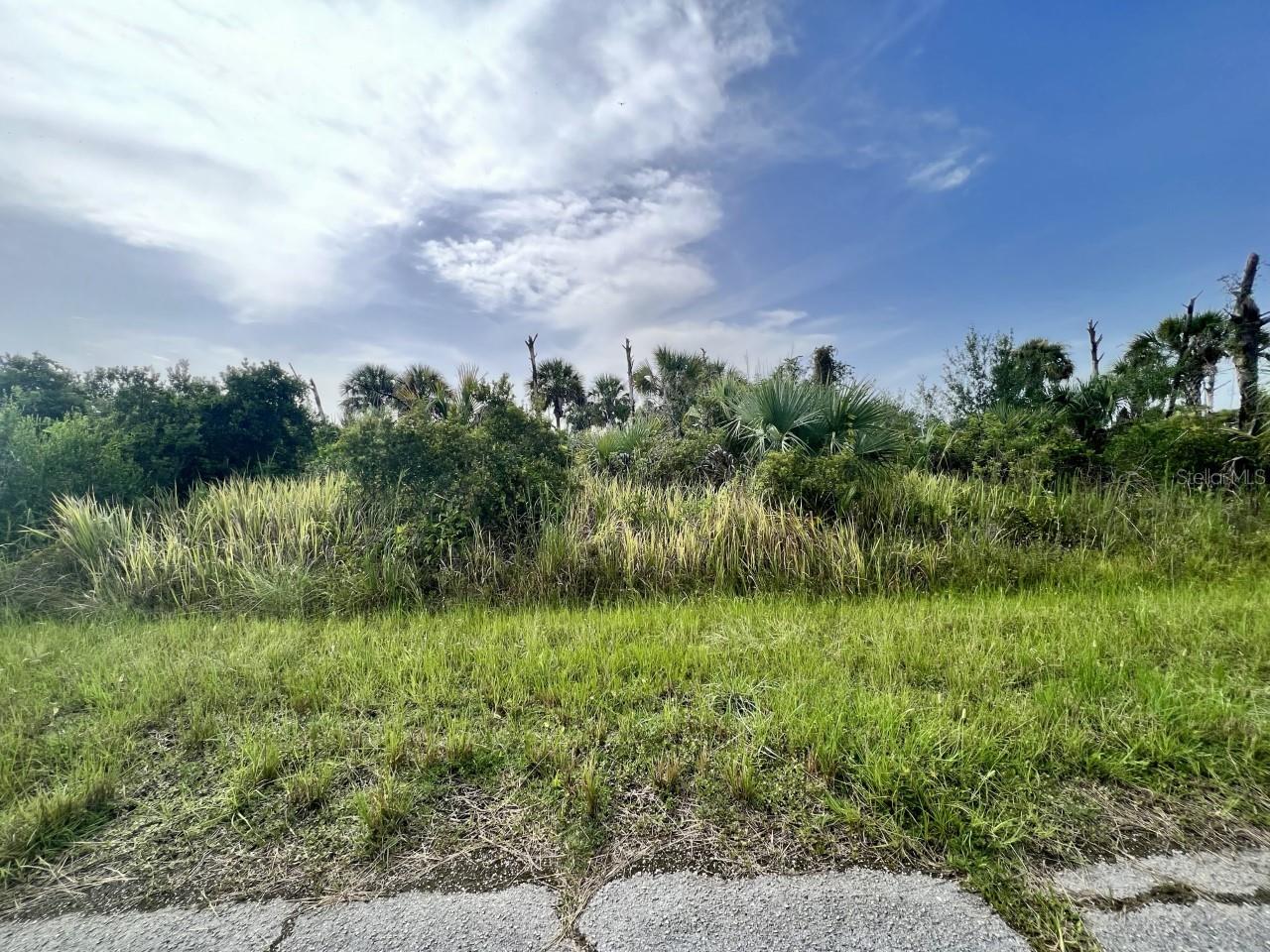 Ewen Drive, FL