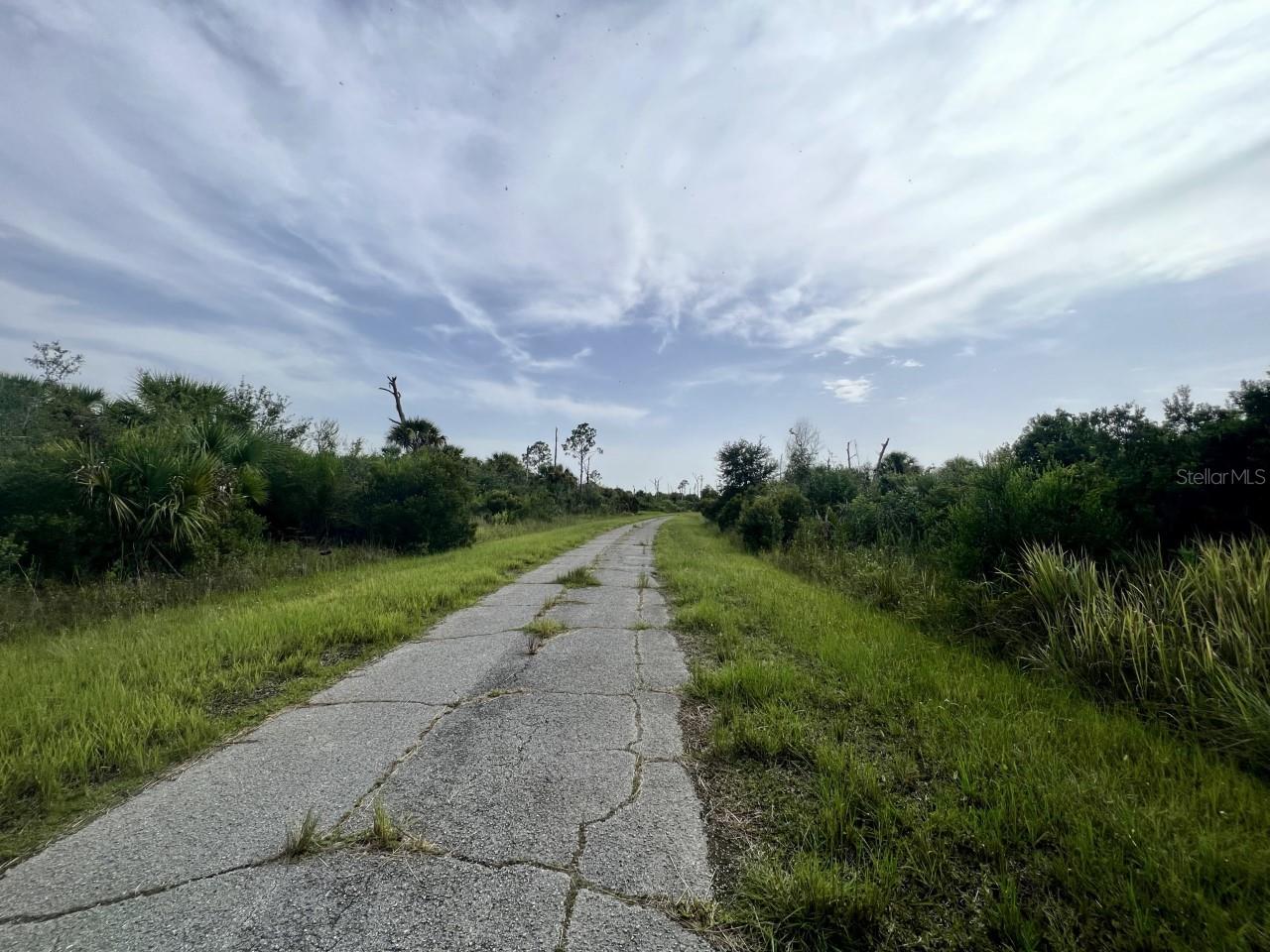 Ewen Drive, FL