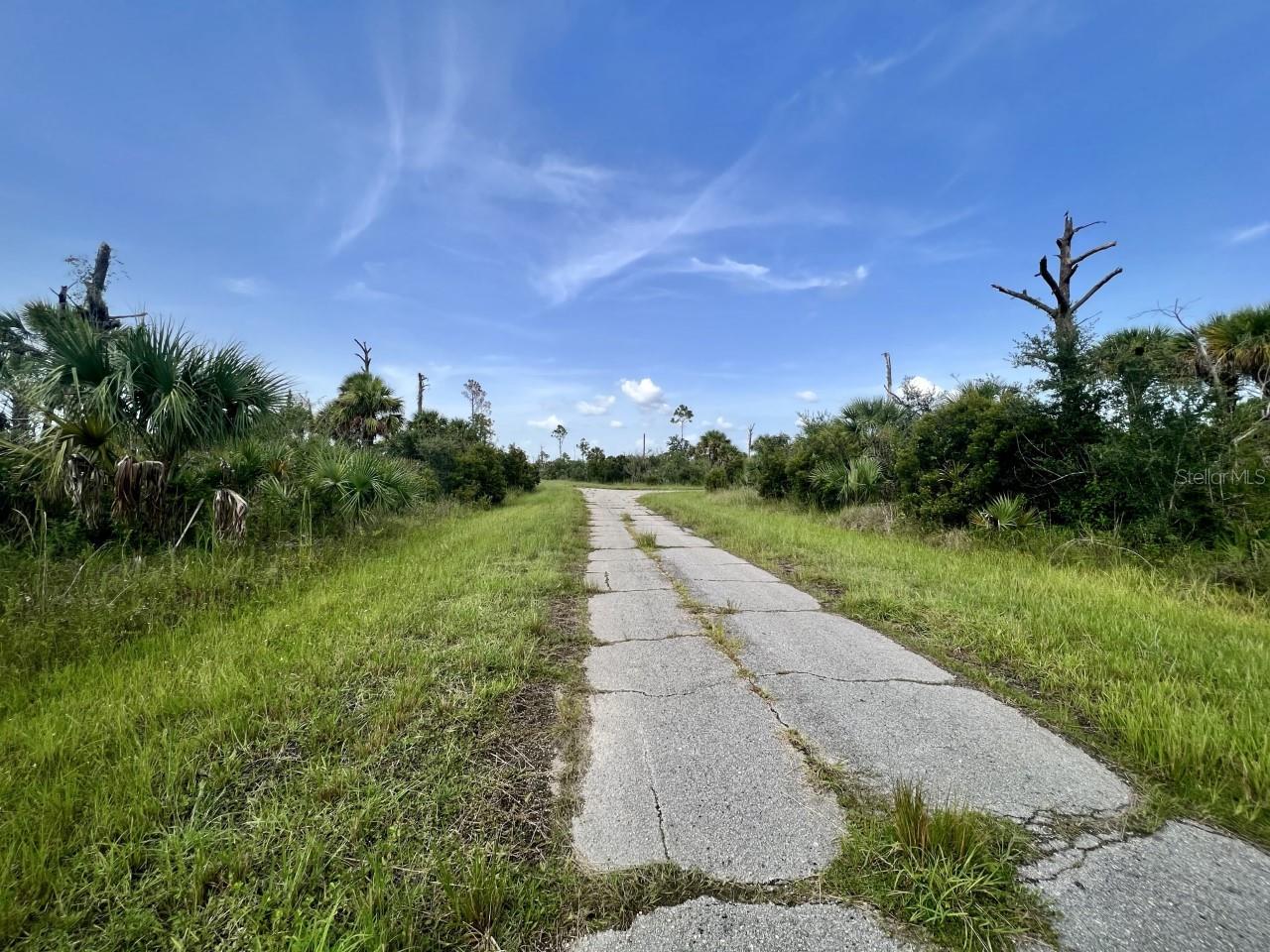 Ewen Drive, FL