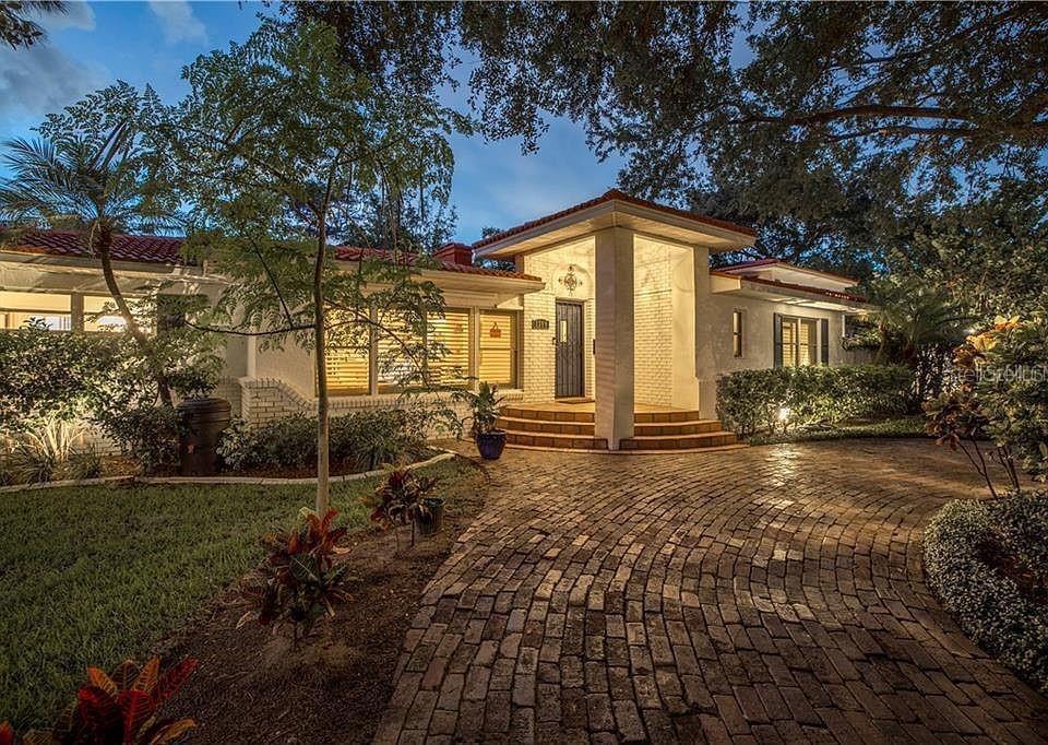 2200 2nd St N, FL