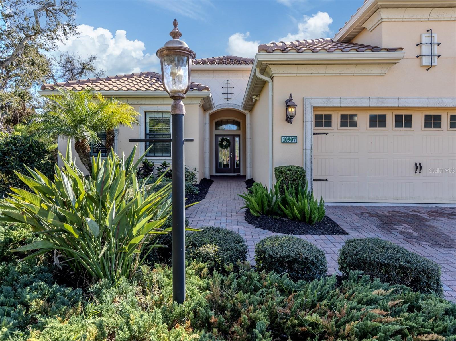 10907 Trophy Drive, FL