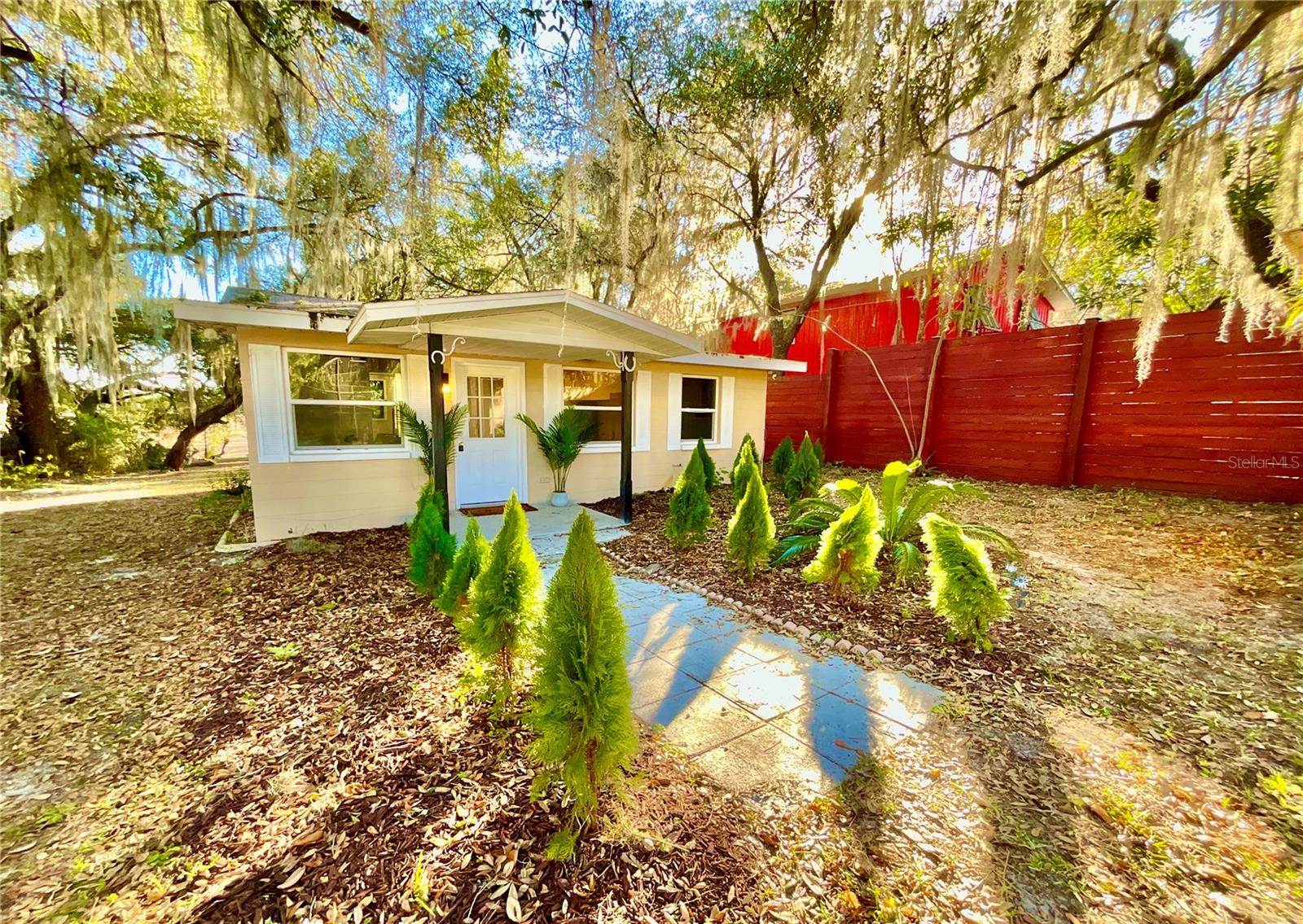 111 2nd St, FL