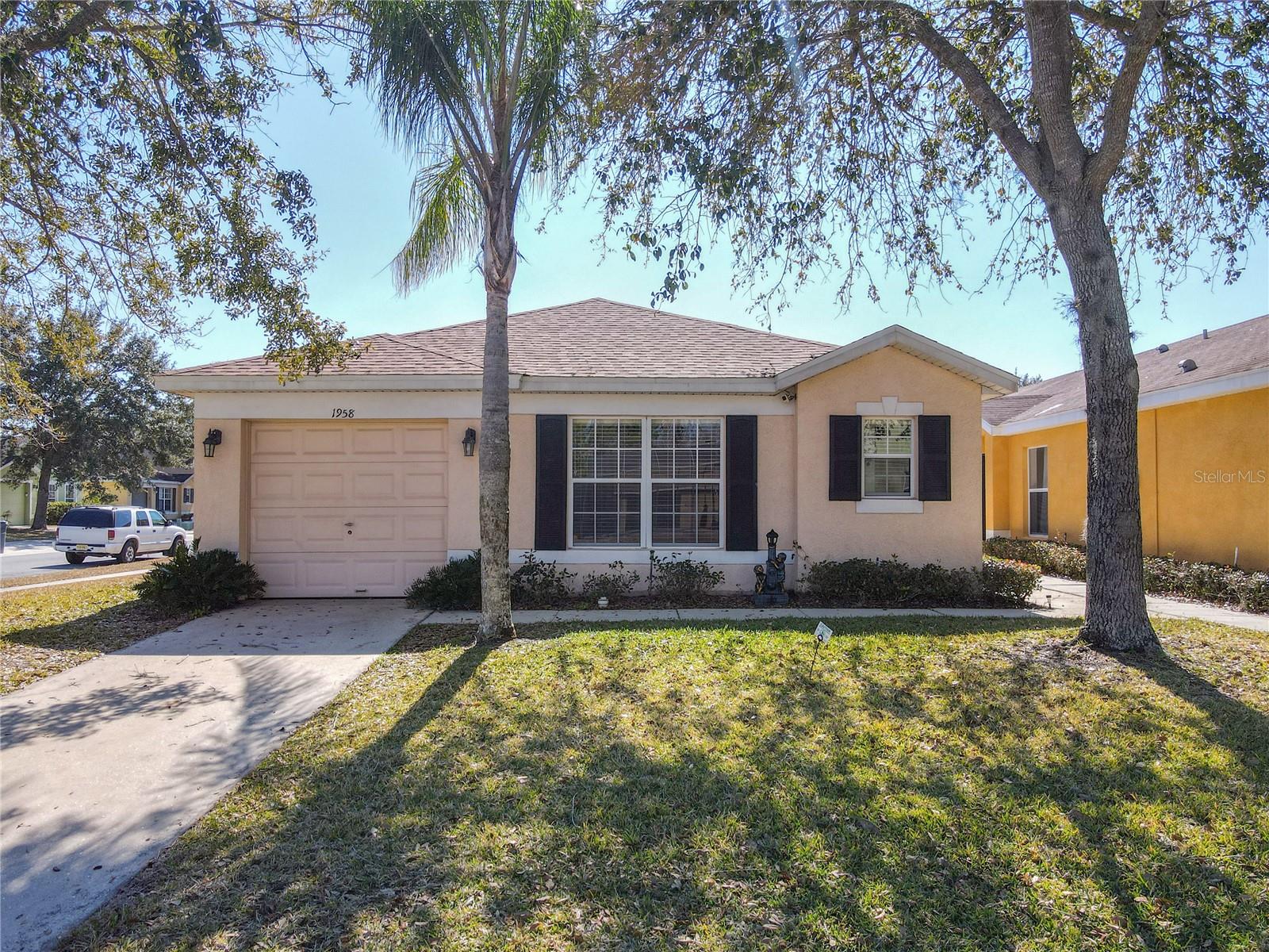 1958 Royal Ridge Dr, FL