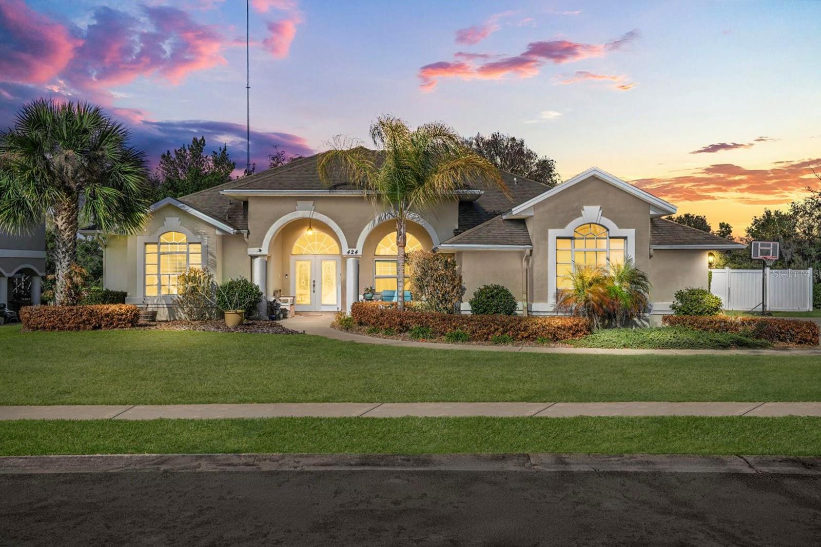 424 Caddie Dr, FL
