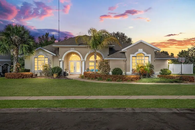 424 Caddie Dr, FL