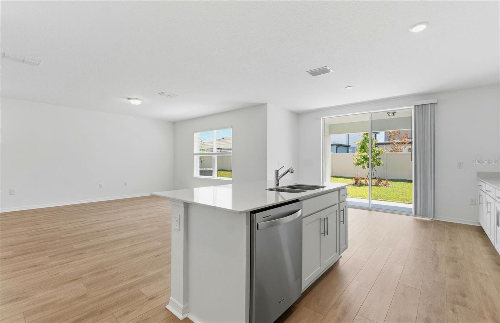1090 Silverlake Boulevard, FL