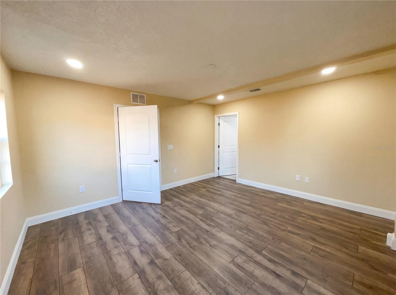 546 Gifford Court, FL