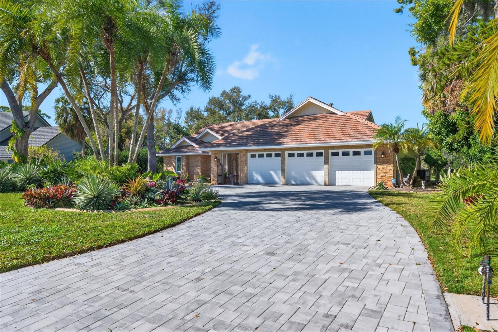 2392 Landings Circle, FL