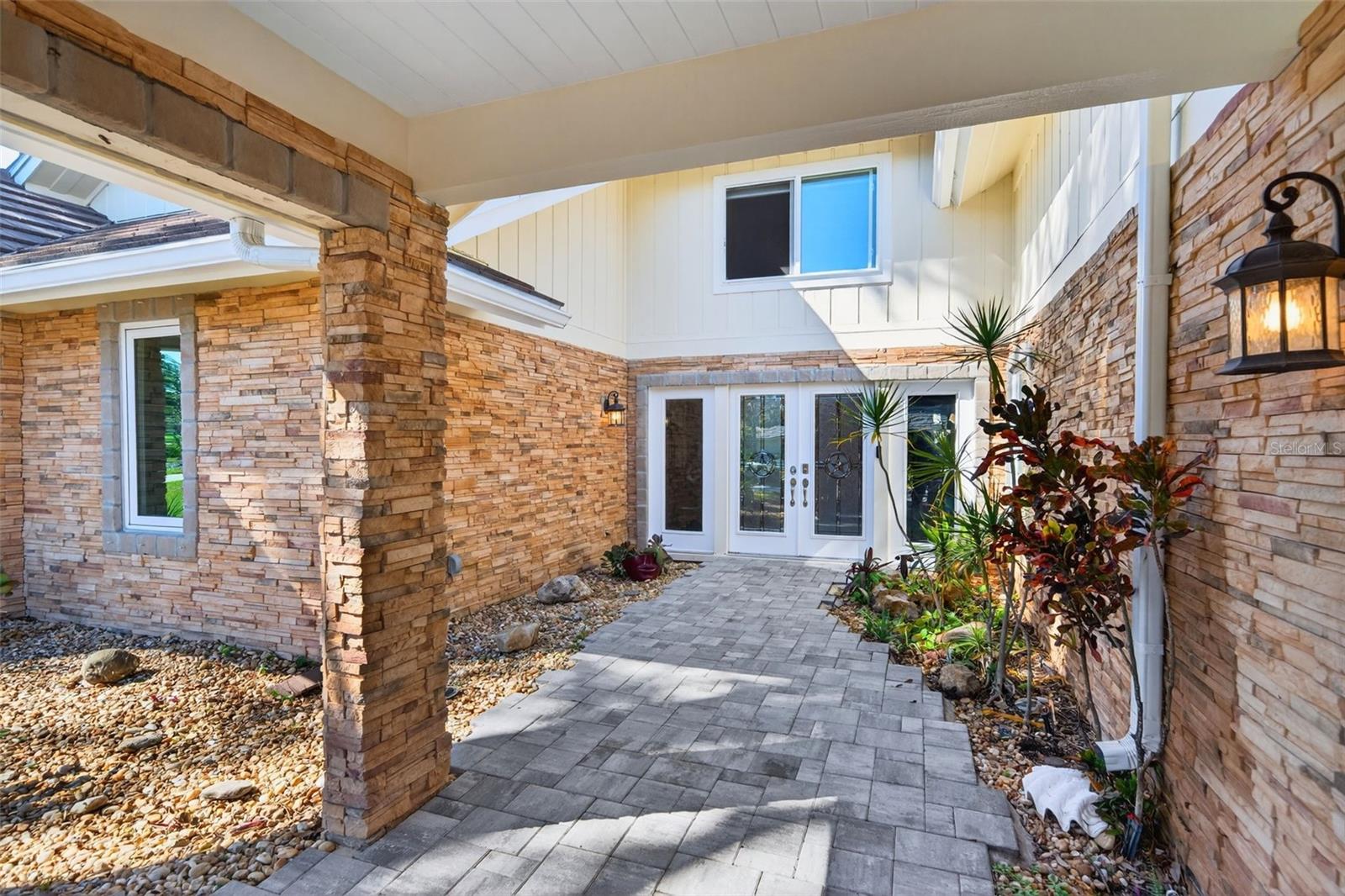 2392 Landings Circle, FL