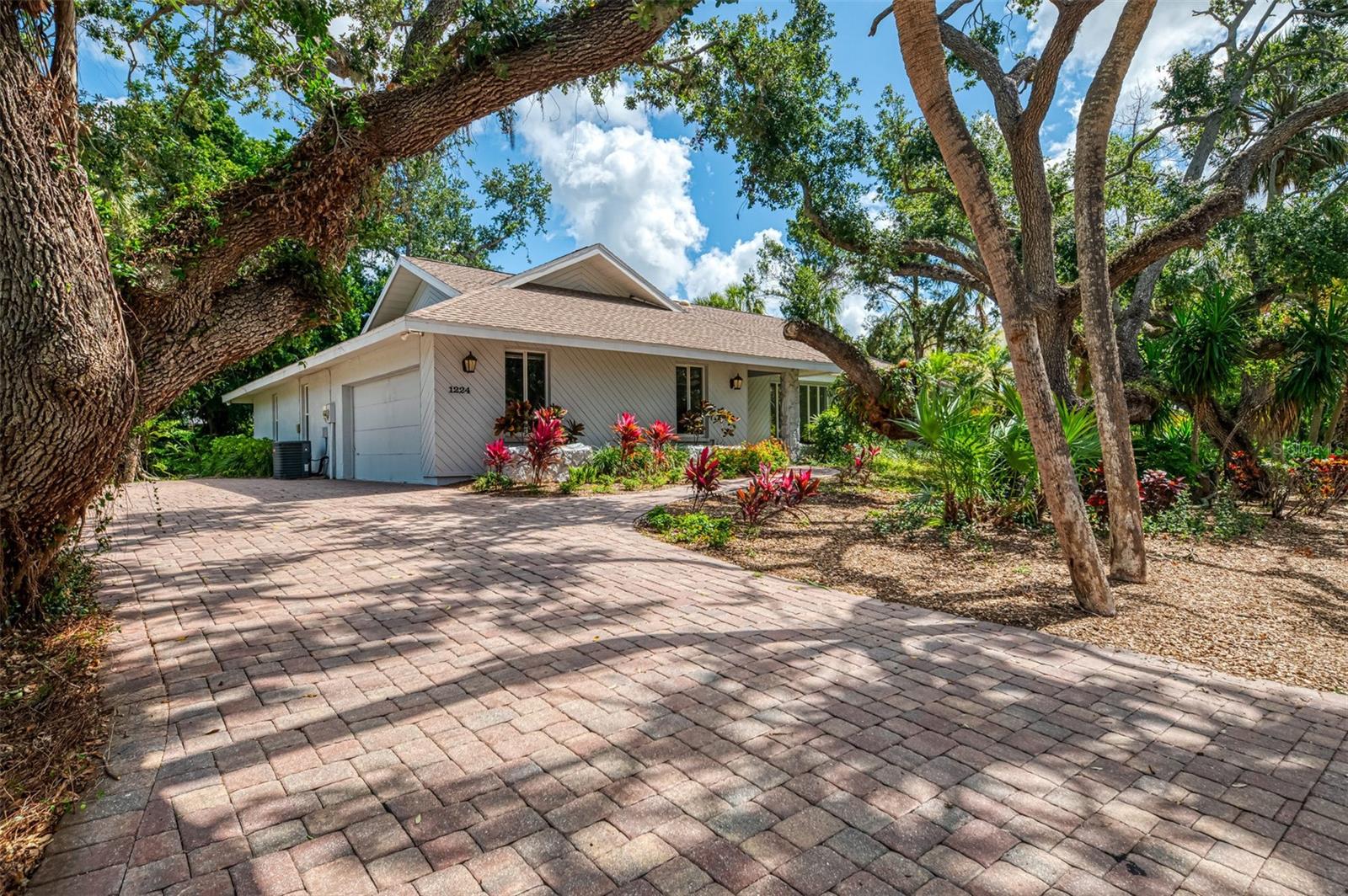 1224 View Drive, FL