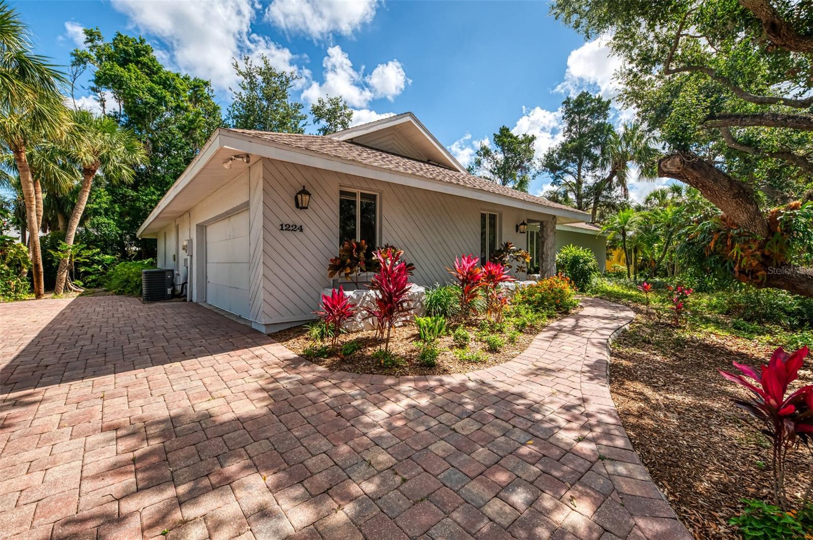 1224 View Drive, FL